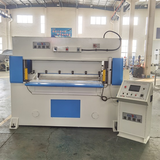 XYJ－3/120、200 足球片整板自動(dòng)送料裁斷機(jī)